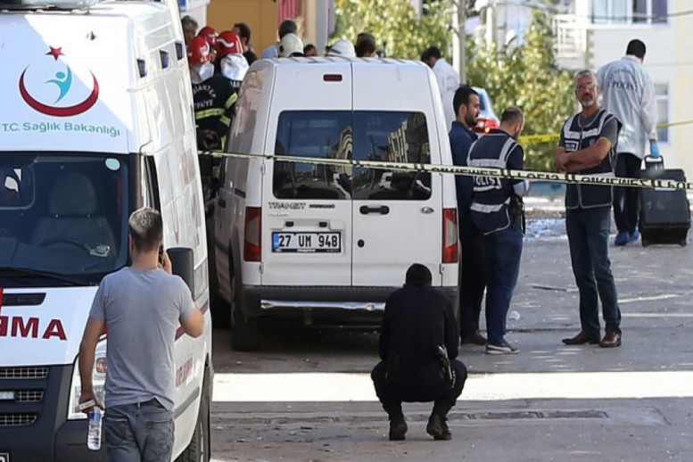 Türkiyədə partlayış - 5 polis yaralandı