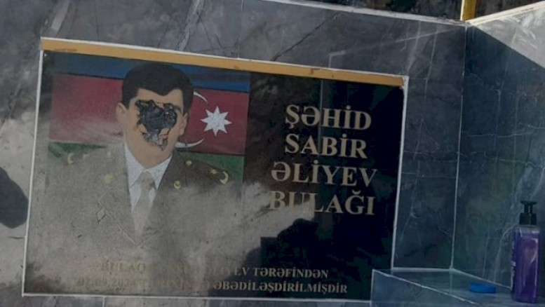 Şəhid abidəsinə hörmətsizlik