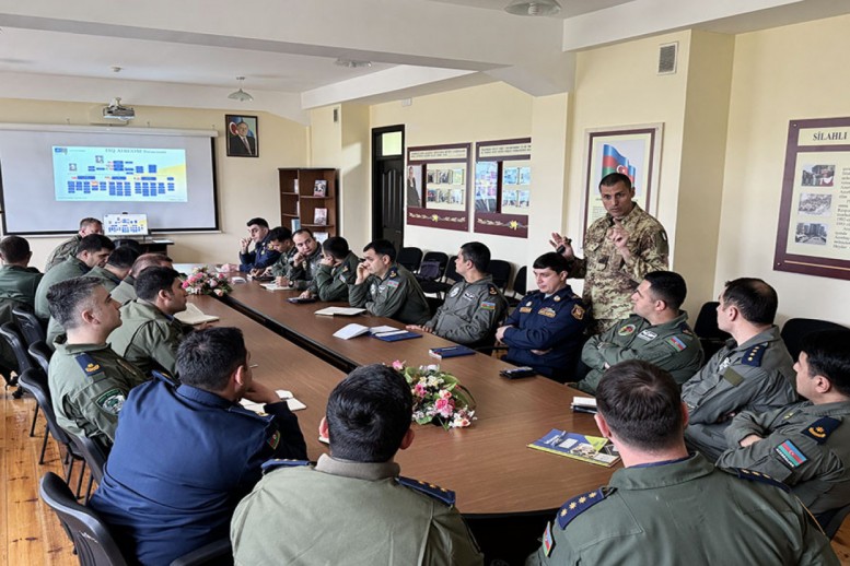 NATO ekspertləri Bakıda hərbçilərimizə kurs keçirlər