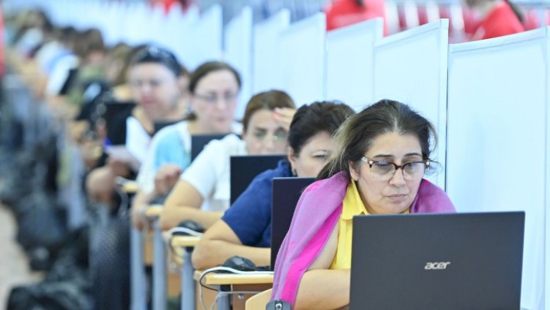 Məktəbdən qovulmuş 2344 müəllim: “Hərəsi bir evə çörək gətirəndir”