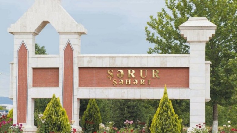 Şərurda ŞOK! Deputat sakini döydü