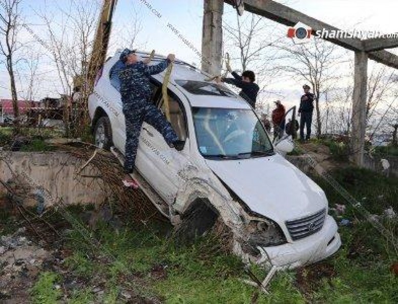 Erməni hərbçilər qəzaya düşdü: ölən var