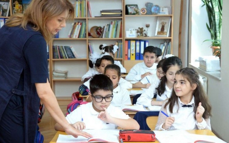 Azərbaycan 12 illik təhsilə keçir? - Nazirlikdən CAVAB