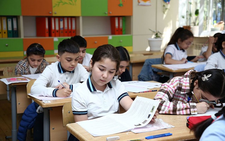 İbtidai siniflərdə dərs vaxtı qısaldılacaq? - RƏSMİ CAVAB