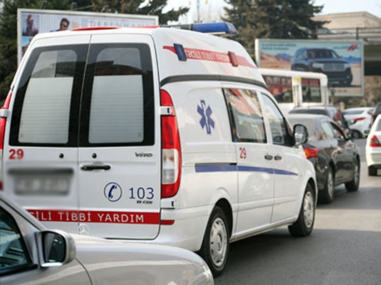 Bakıda qənd sexində döşəmə çökdü: ölən var