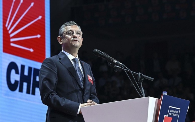 Özgür Özel yenidən CHP sədri seçildi