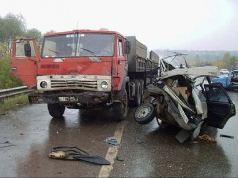 Ağdaşda ağır qəza: ölənlər var