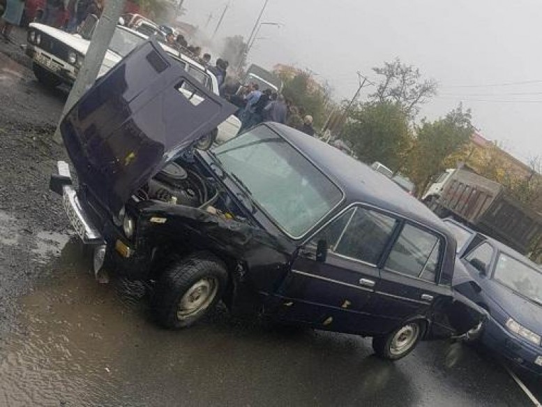 Bərdədə ağır qəza: ata və oğul daxil olmaqla 3 nəfər öldü
