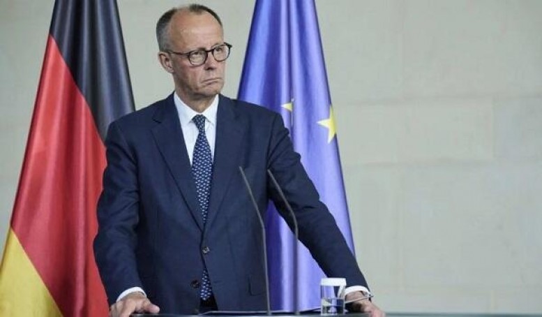 Orban Moskvaya təsdiqimiz olmadan gedib - Merz