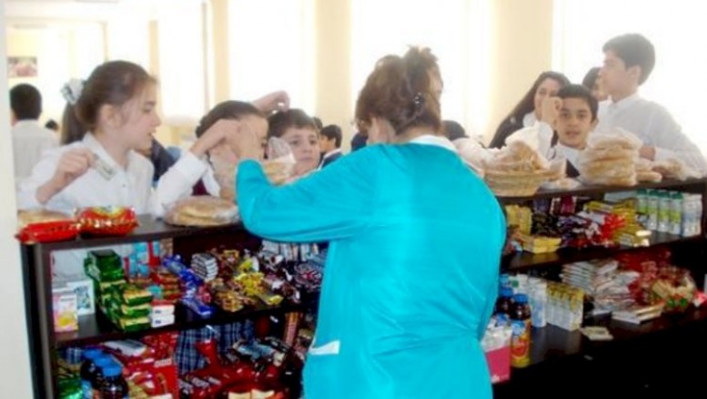 Çeynəməyə vaxt yoxdur, uşaq qidanı udur - 5 dəqiqəlik tənəffüs sağlamlığı necə məhv edir?