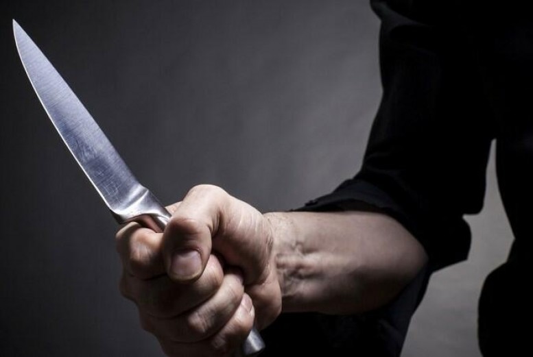 Evə gec gəldiyi üçün irad bildirən atasını öldürdü - Təfərrüat