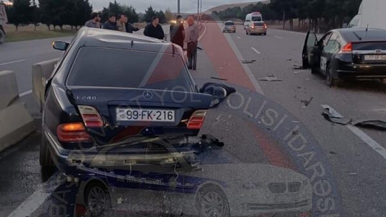 Maşın hasara çırpıldı: ölən var