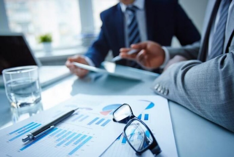 Cəlilabad xəstəxanasının vəzifəli şəxsi əlillik dərəcəsi ilə bağlı rüşvət almaqda ittiham olunur