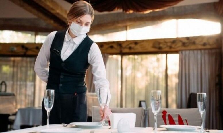 Bakıda məşhur restoranın tavanı çökdü: yaralılar var