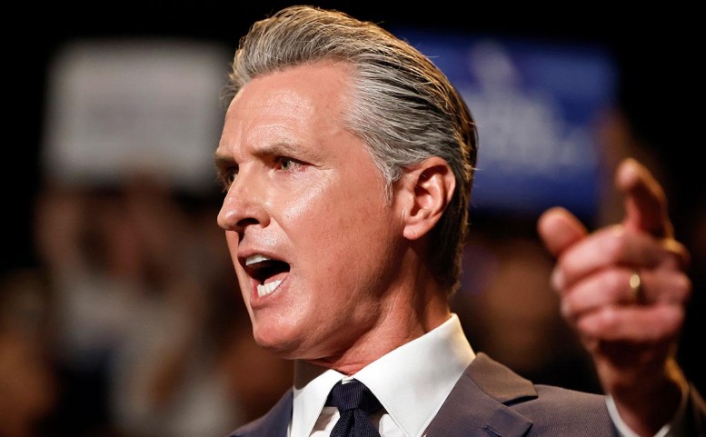 Kaliforniya qubernatorundan Avropaya çağırış: Trampı şillələləyin!