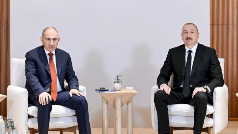 İlham Əliyevlə Paşinyan arasında geniş tərkibdə görüş keçirilir