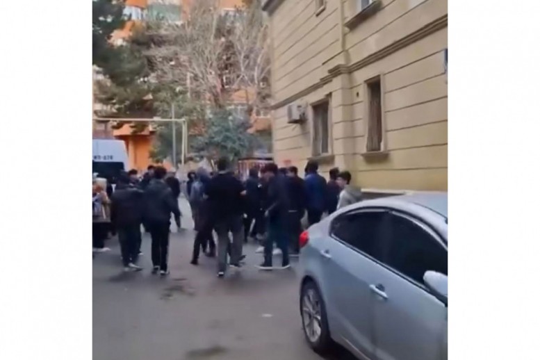 Xırdalanda yeniyetmə döyüldü 