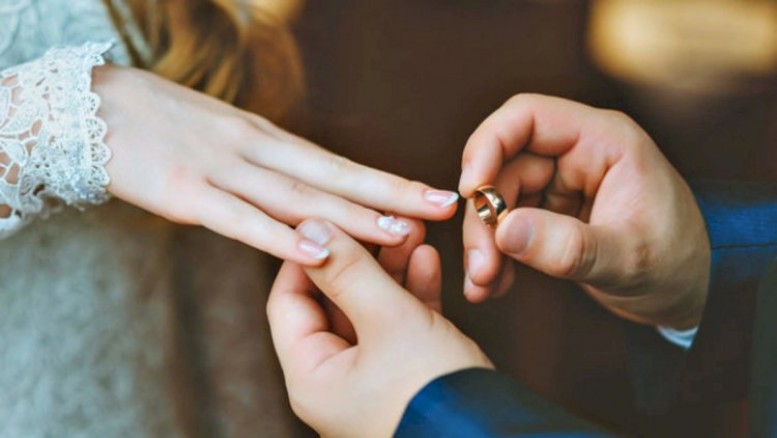 Azərbaycanda evlənən və boşananların sayı azalıb