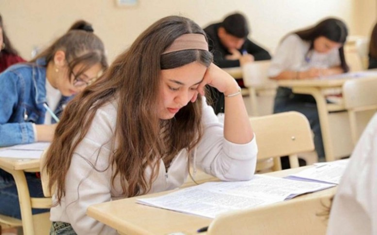 62 mindən çox abituriyent imtahan verir