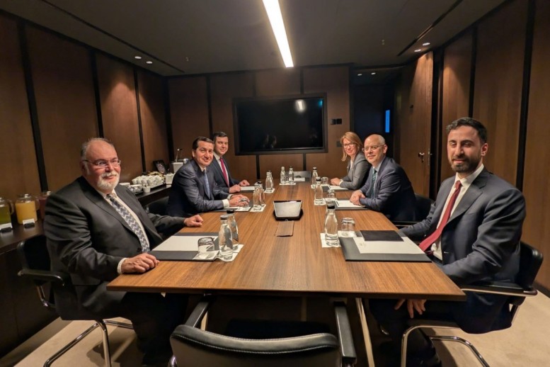 Hikmət Hacıyev Ərdoğanın baş müşaviri ilə görüşdü