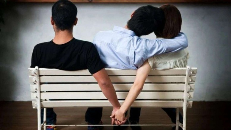 Azərbaycanda həyat yoldaşına xəyanət etmək 20 min manata başa gələcək: Yeni qərar