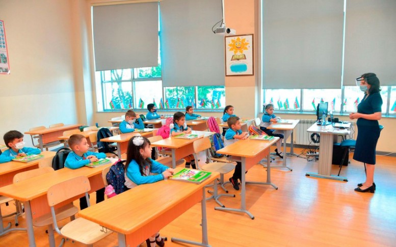 Məktəblərdə şagirdlərin davamiyyəti azalıb - Nazirlik