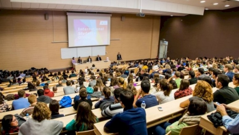 Universitetlərdə dərslər dayandırılıb? - AÇIQLAMA